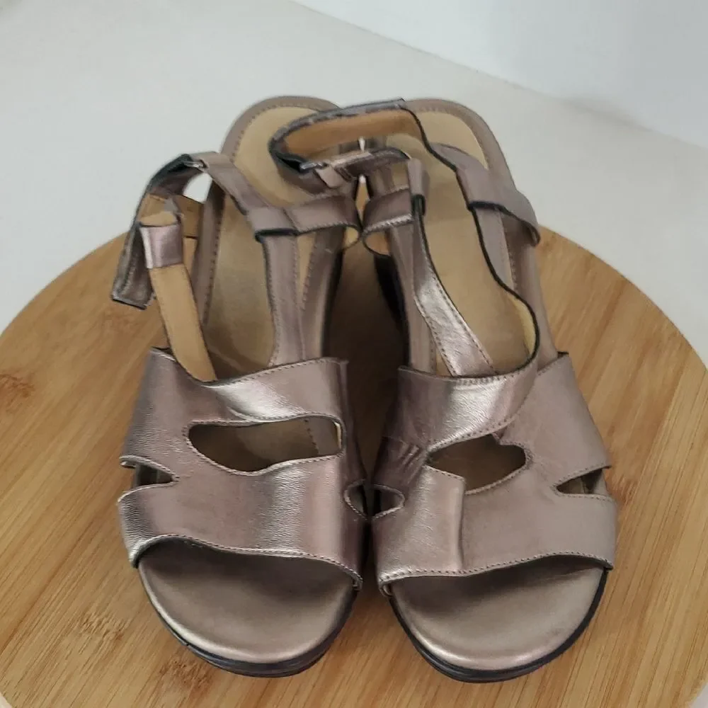 Naturalizer Villette Metallic Leather Bronze Wedge Heel Sandals Size 10W